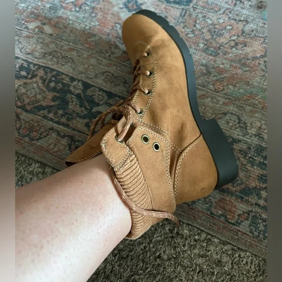 St. John's Bay Brown Lace-Up Boots for Women- size 8.5 - Picture 11 of 13